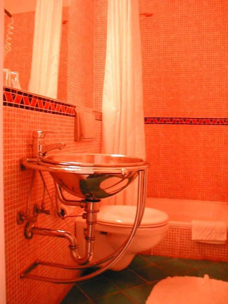 Hotel Village Гамбург Экстерьер фото