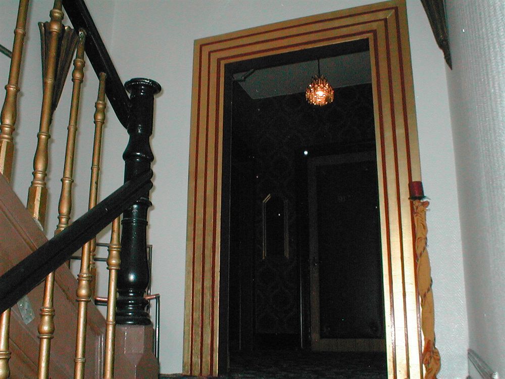 Hotel Village Гамбург Экстерьер фото