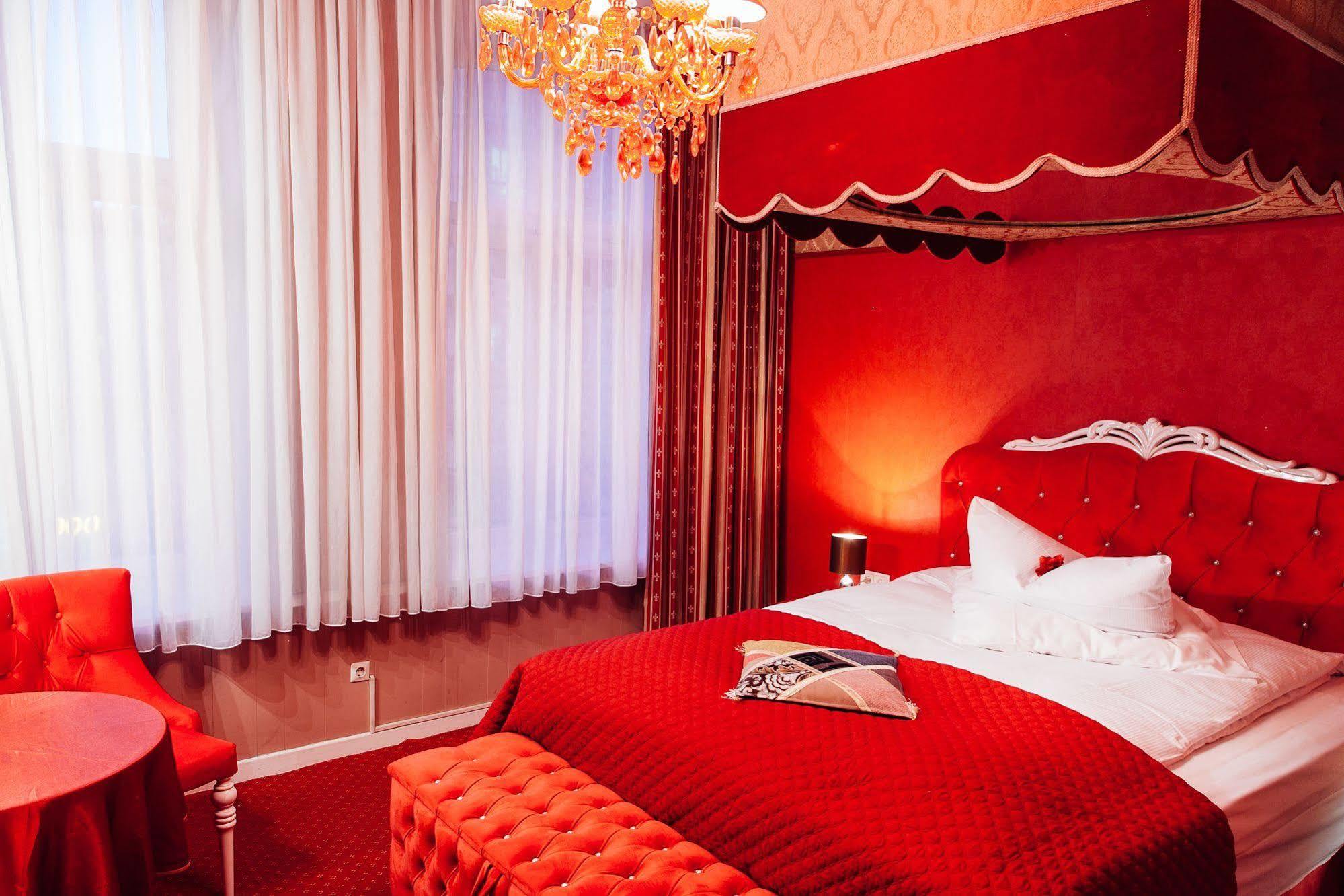 Hotel Village Гамбург Экстерьер фото